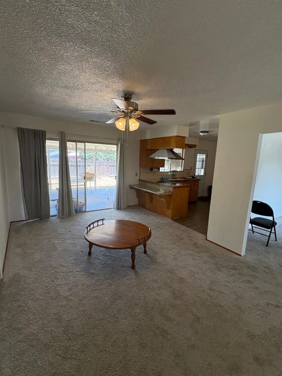 Image 8 of property listing at 2106 5th Street, Sanger, CA 93657