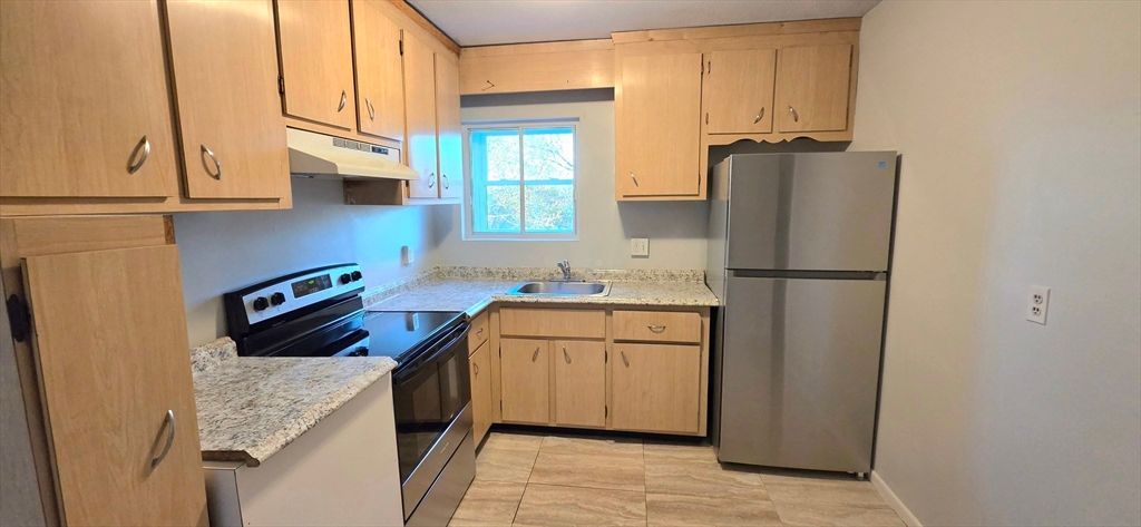 5 Waldemar Ave 1, Boston, MA 02128