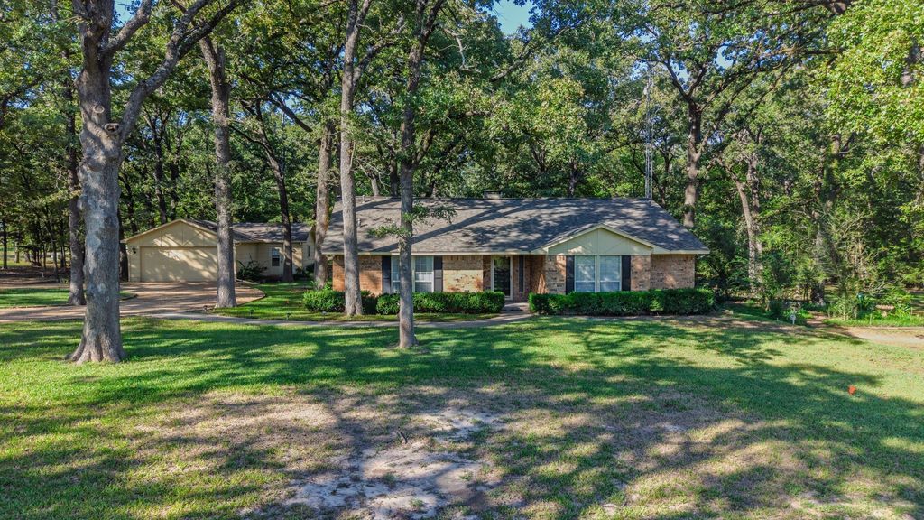 703 Private Road 3141, Greenville, TX 75402