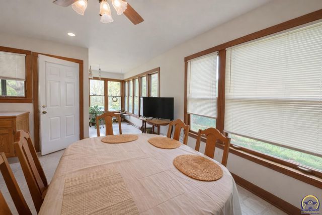 10020 SW Kingston RD, Wakarusa, KS 66546