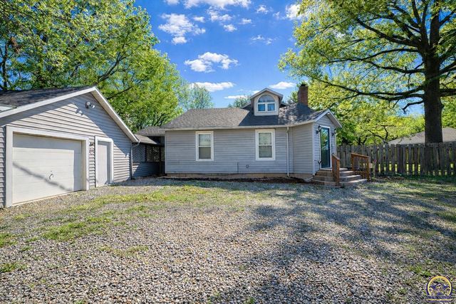 10020 SW Kingston RD, Wakarusa, KS 66546