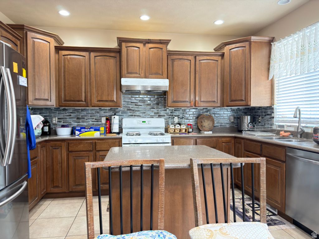 4017 W SCARSBOROUGH LN, West Jordan, UT 84084 — photo 3