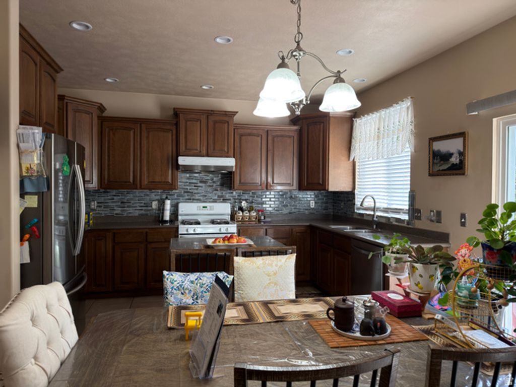 4017 W SCARSBOROUGH LN, West Jordan, UT 84084 — photo 4