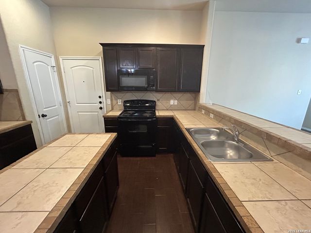 298 ROSALIE DR, New Braunfels, TX 78130