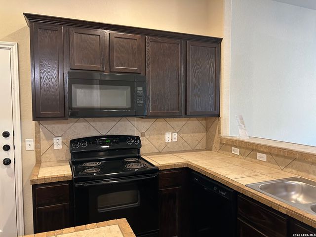 298 ROSALIE DR, New Braunfels, TX 78130