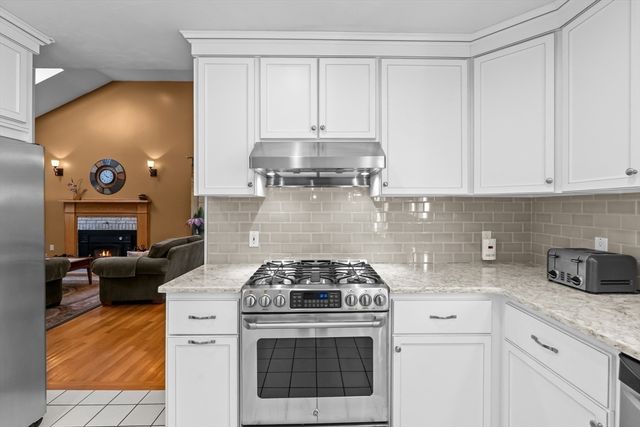1835 Oak Grove Dr, Dighton, MA 02764