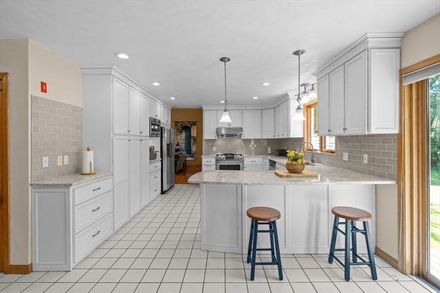 1835 Oak Grove Dr, Dighton, MA 02764
