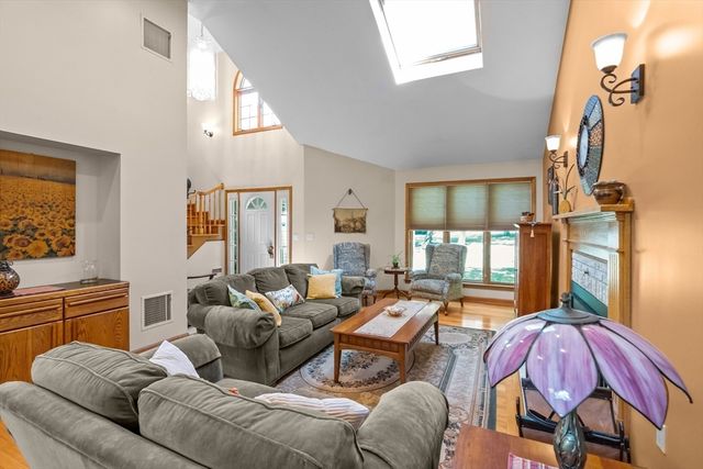 1835 Oak Grove Dr, Dighton, MA 02764