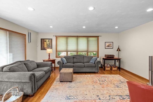 1835 Oak Grove Dr, Dighton, MA 02764