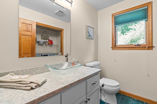 1835 Oak Grove Dr, Dighton, MA 02764