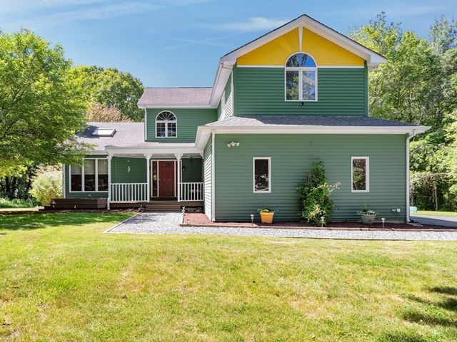 1835 Oak Grove Dr, Dighton, MA 02764