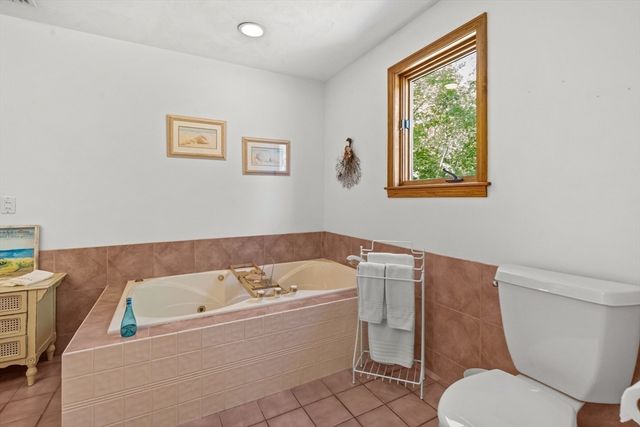 1835 Oak Grove Dr, Dighton, MA 02764