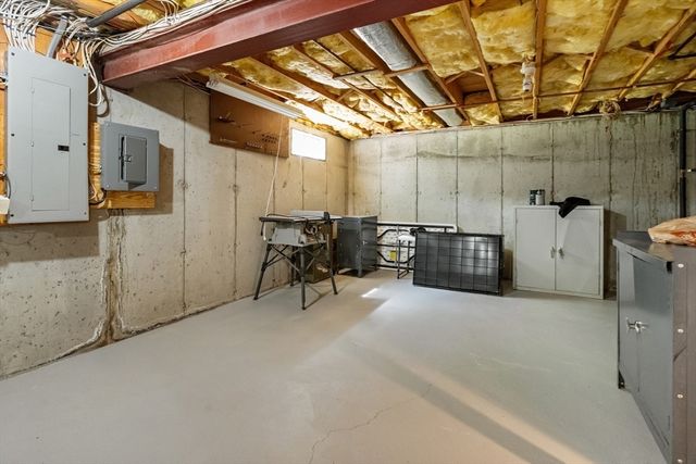 1835 Oak Grove Dr, Dighton, MA 02764