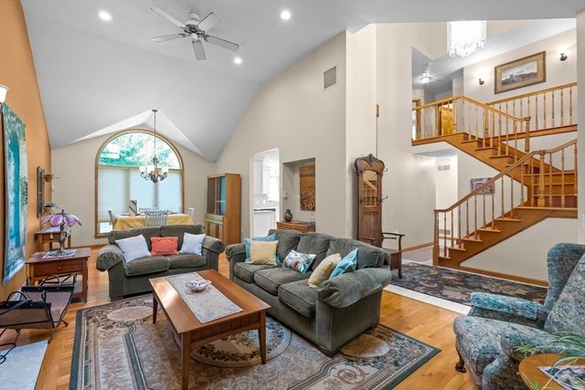 1835 Oak Grove Dr, Dighton, MA 02764