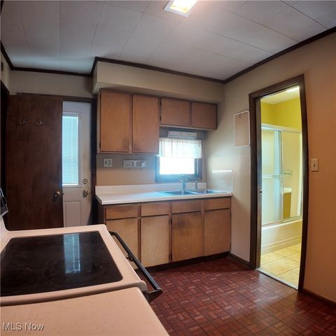 33 Hill Street, Adena, OH 43901