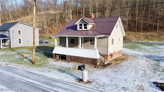33 Hill Street, Adena, OH 43901