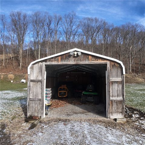 33 Hill Street, Adena, OH 43901