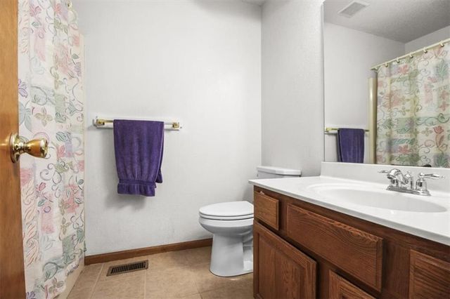 703 E Maple Street, Archie, MO 64725