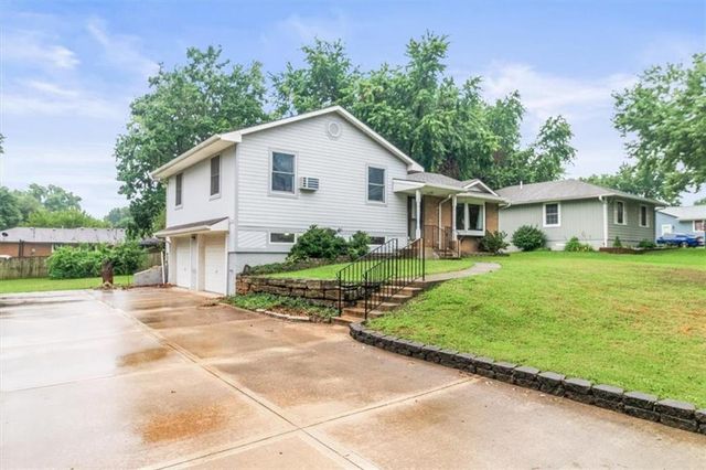 703 E Maple Street, Archie, MO 64725