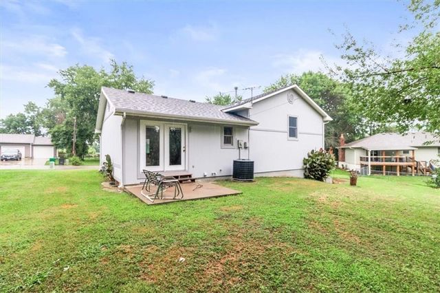 703 E Maple Street, Archie, MO 64725