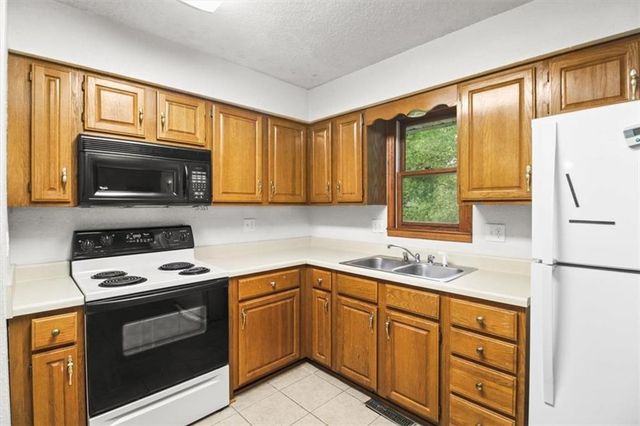 703 E Maple Street, Archie, MO 64725