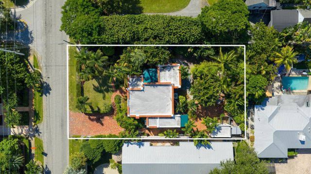 1112 N Swinton Avenue, Delray Beach, FL 33444