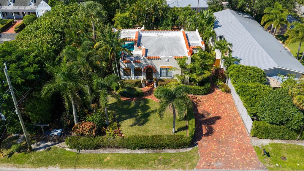 1112 N Swinton Avenue, Delray Beach, FL 33444