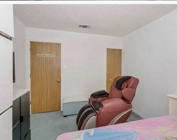 212 ilyssa way, Staten Island, NY 10312