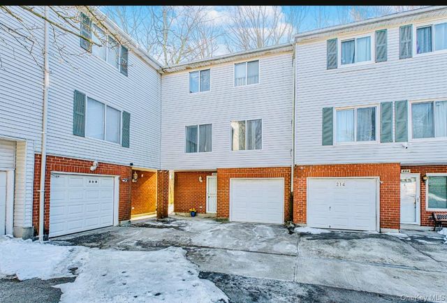 212 ilyssa way, Staten Island, NY 10312