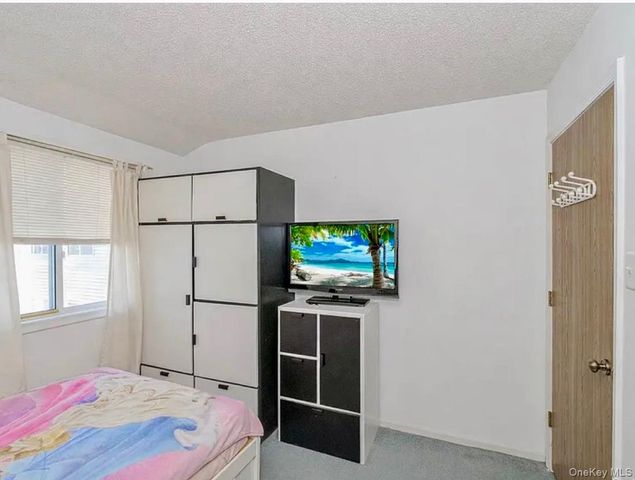 212 ilyssa way, Staten Island, NY 10312