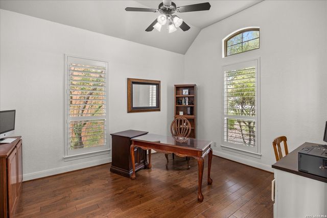 106 HANNAH LN, Boerne, TX 78006