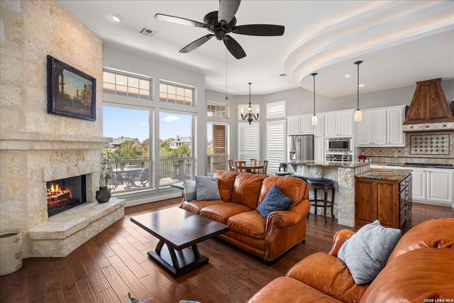106 HANNAH LN, Boerne, TX 78006