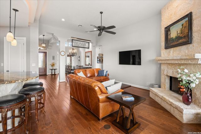 106 HANNAH LN, Boerne, TX 78006