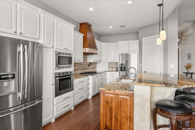 106 HANNAH LN, Boerne, TX 78006