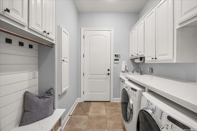 106 HANNAH LN, Boerne, TX 78006