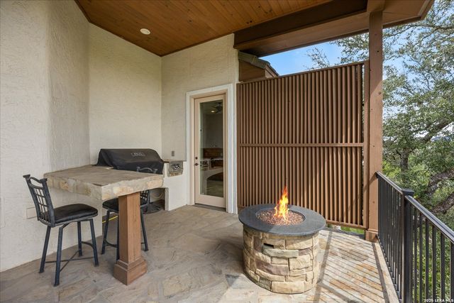 106 HANNAH LN, Boerne, TX 78006