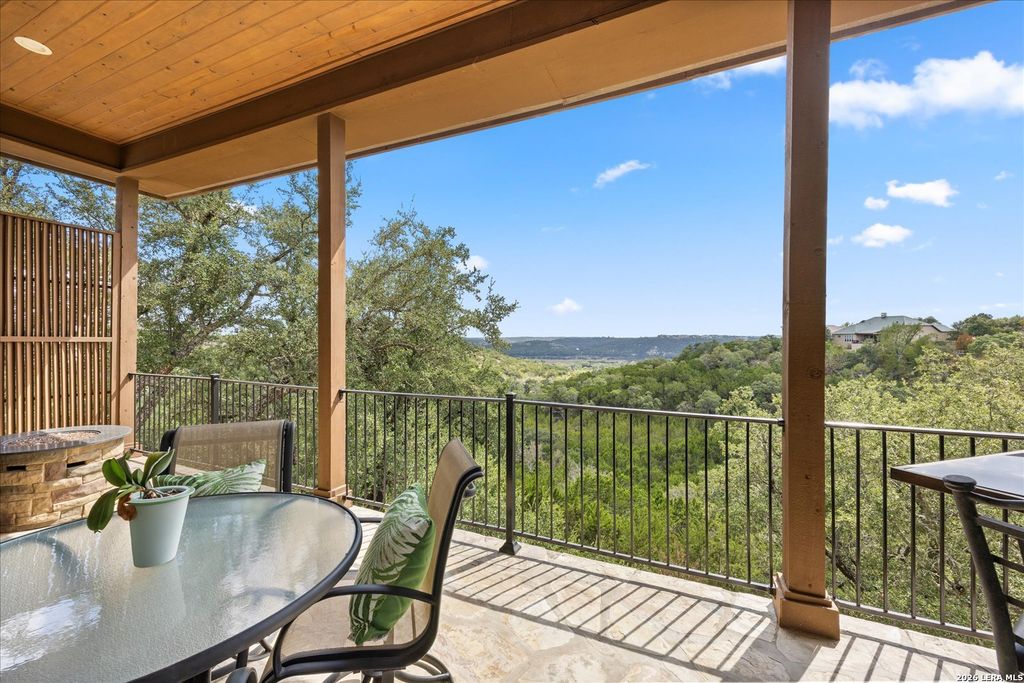 106 HANNAH LN, Boerne, TX 78006