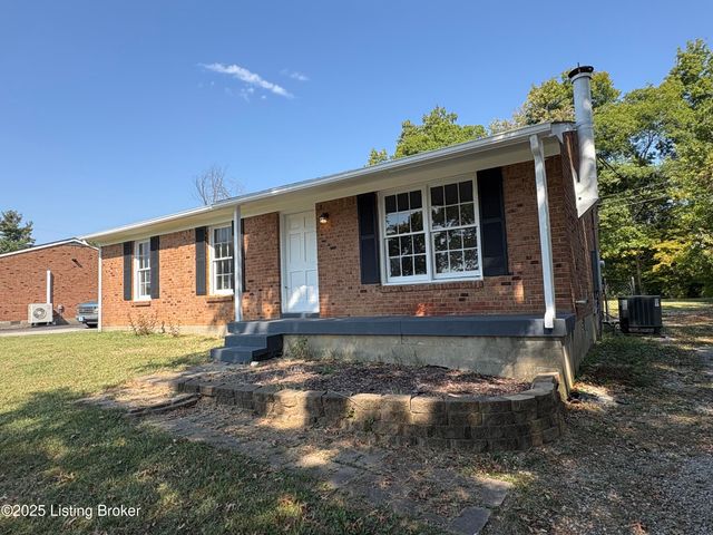 1005 E Mailback Way, Crestwood, KY 40014