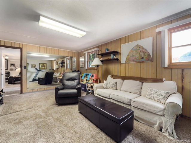 9 Dogwood Lane, Orangeburg, NY 10962