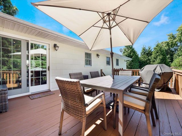 9 Dogwood Lane, Orangeburg, NY 10962