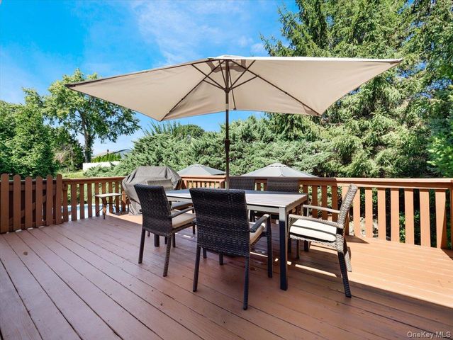 9 Dogwood Lane, Orangeburg, NY 10962