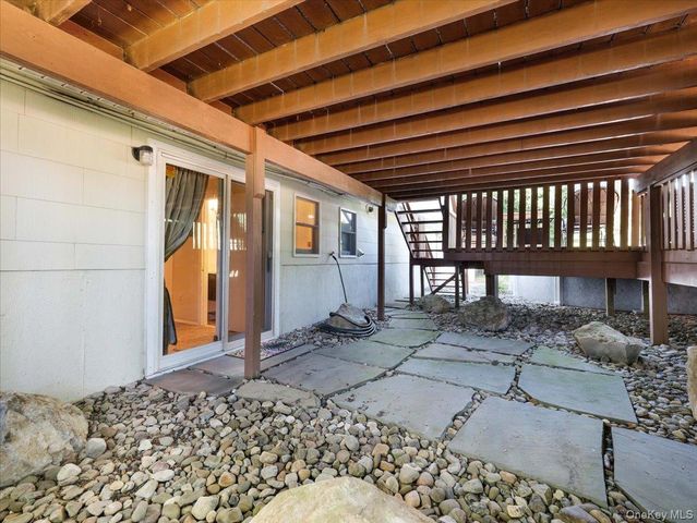 9 Dogwood Lane, Orangeburg, NY 10962