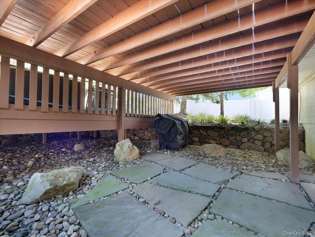 9 Dogwood Lane, Orangeburg, NY 10962