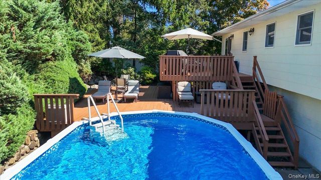 9 Dogwood Lane, Orangeburg, NY 10962