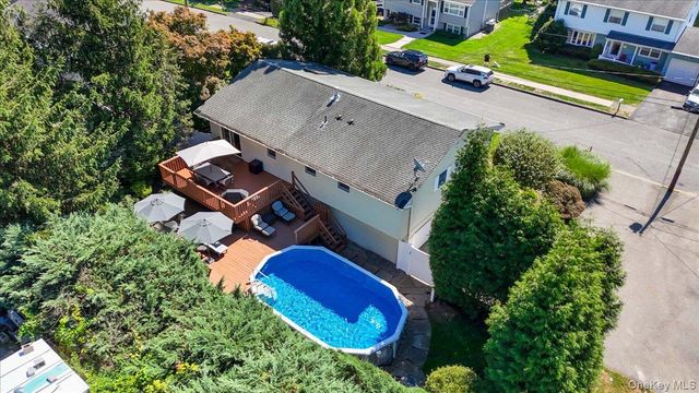 9 Dogwood Lane, Orangeburg, NY 10962