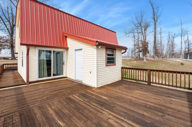 722 Driftwood Dr, Lobelville, TN 37097