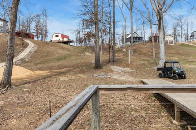 722 Driftwood Dr, Lobelville, TN 37097