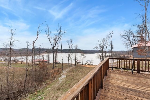 722 Driftwood Dr, Lobelville, TN 37097