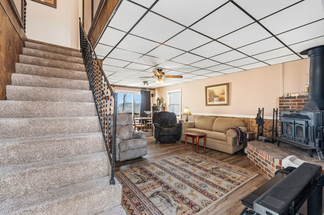 722 Driftwood Dr, Lobelville, TN 37097