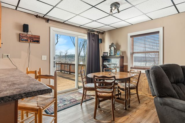 722 Driftwood Dr, Lobelville, TN 37097